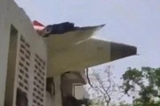 栖霞印度一波音787客机坠毁机上242人、地面5名学生遇难！我驻印度使馆：机上无中国籍乘客